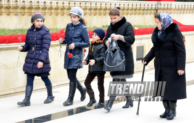 Azerbaijani public honors January 20 tragedy victims’ blessed memory.  Baku, 20 Jan. 2016